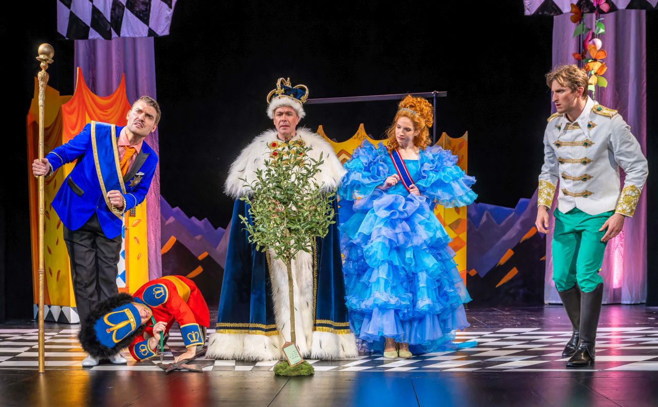 Das singende klingende Bäumchen mittelsaechsischestheater.de